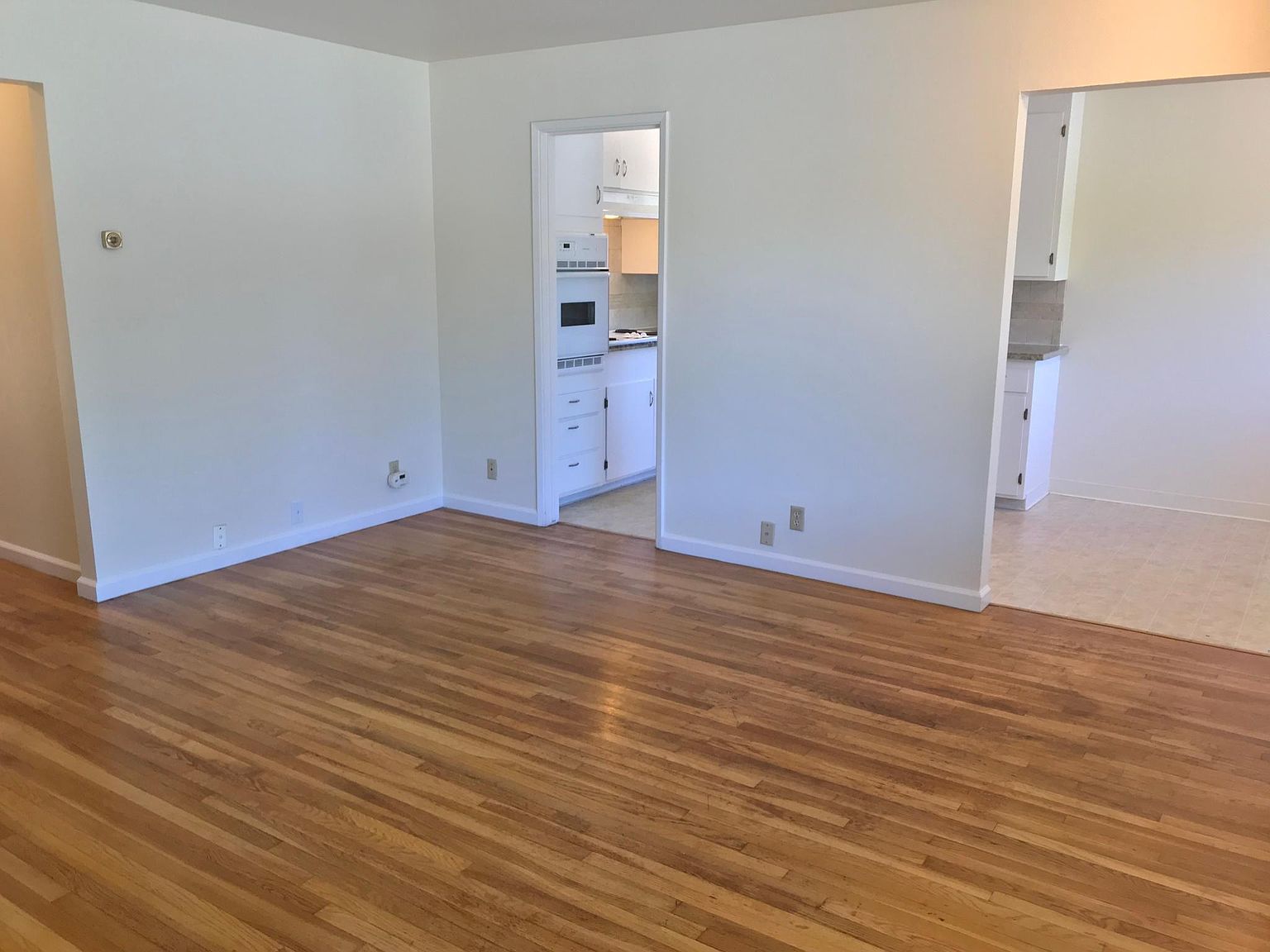 3030 Walgrove Way photo 4