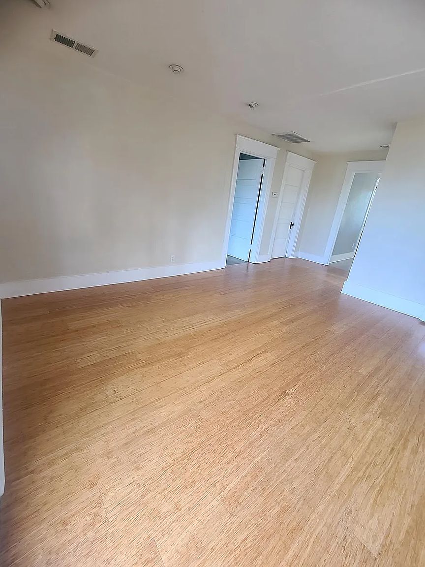 1626 Virginia St photo 4