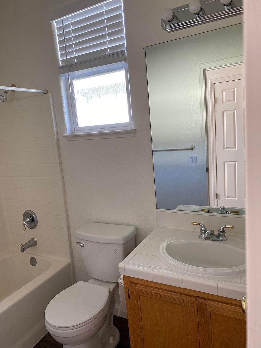5525 Rainbow Cir photo 5