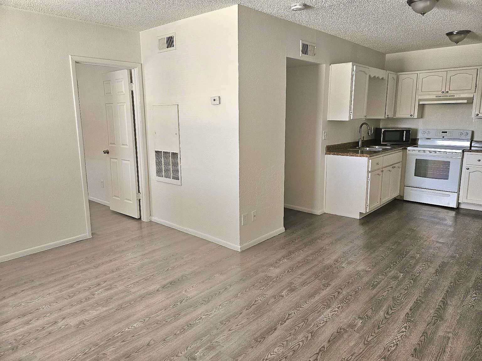 Mountain Springs Apartments photo 5