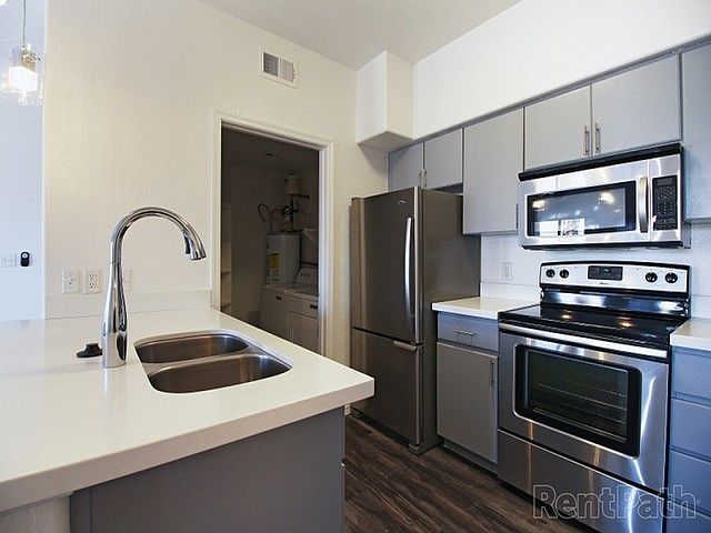 5302 E Van Buren St Phoenix, AZ 85008 photo 2