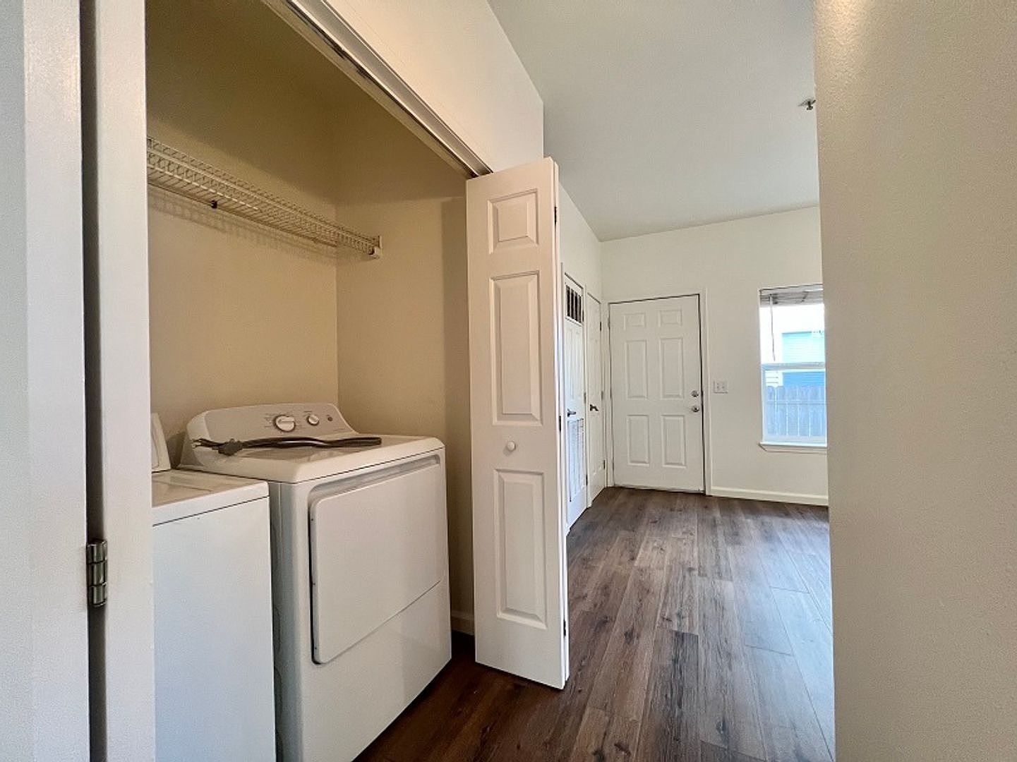 1540 Pueblo Ave unit 1540B photo 5