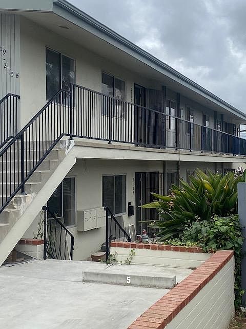 2109 Reed Ave photo 2