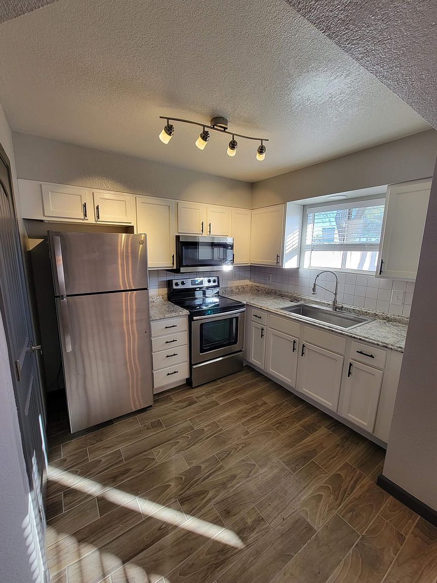 1766 E Pepper Cir photo 5