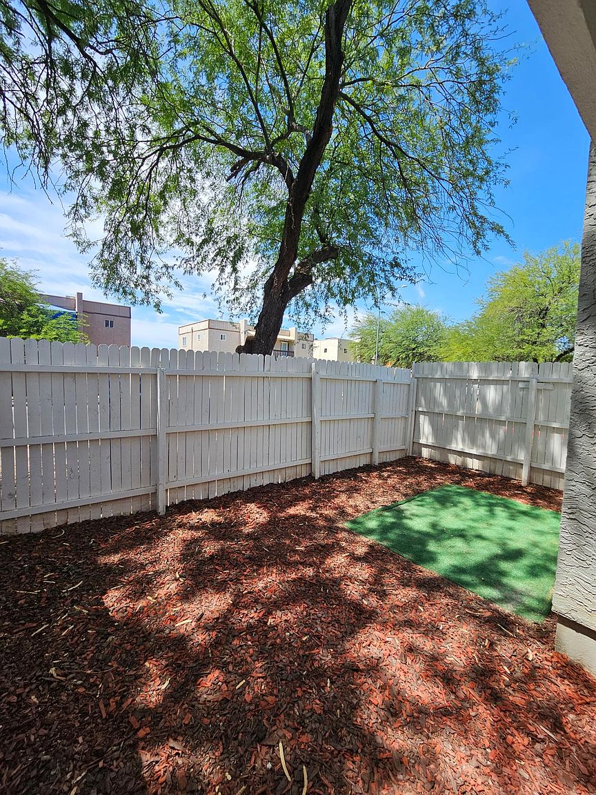 1766 E Pepper Cir photo 3