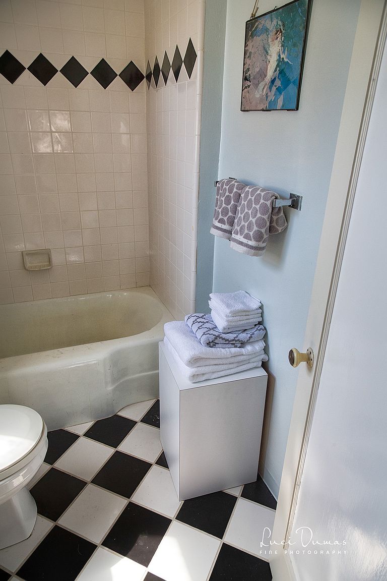 2963 Hawthorn St photo 3