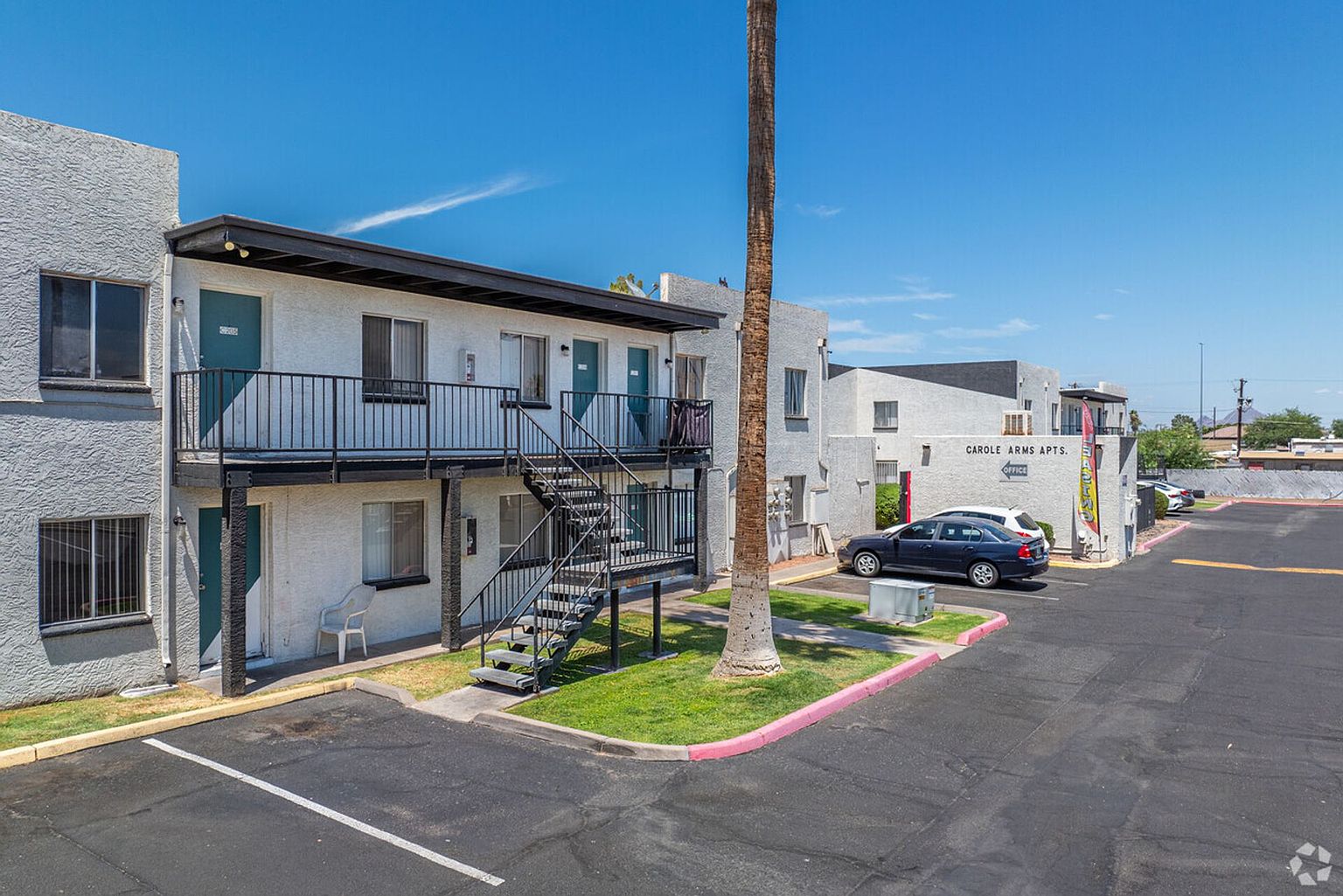 Carole Arms Apartments photo 5