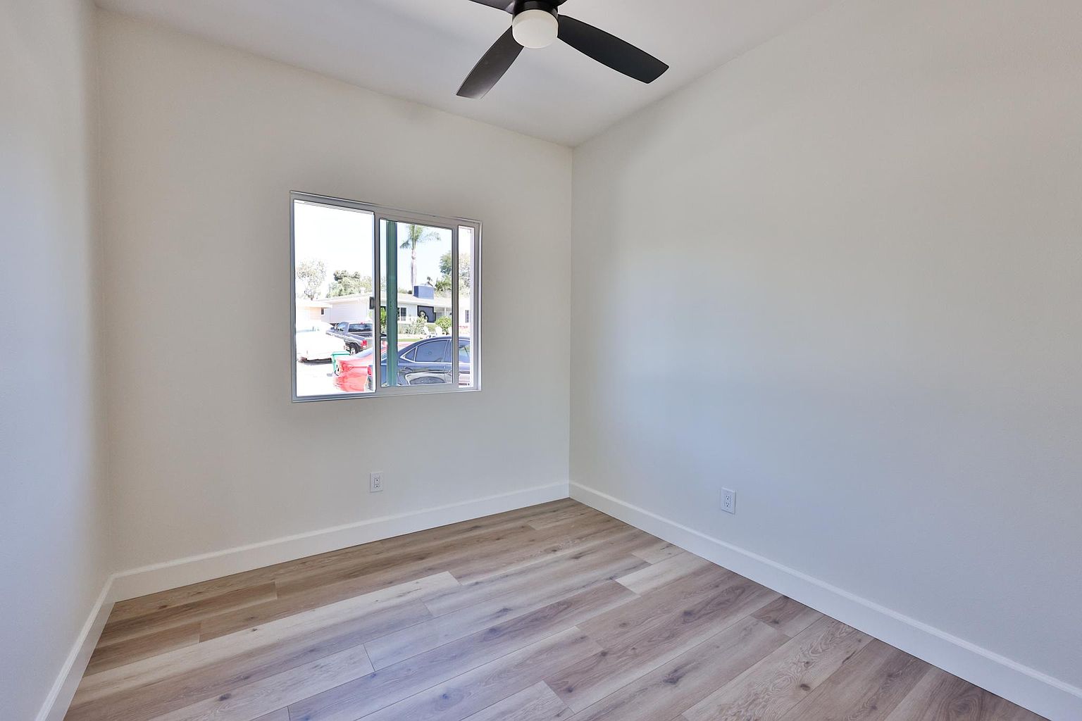 5366 W Falls View Dr photo 5