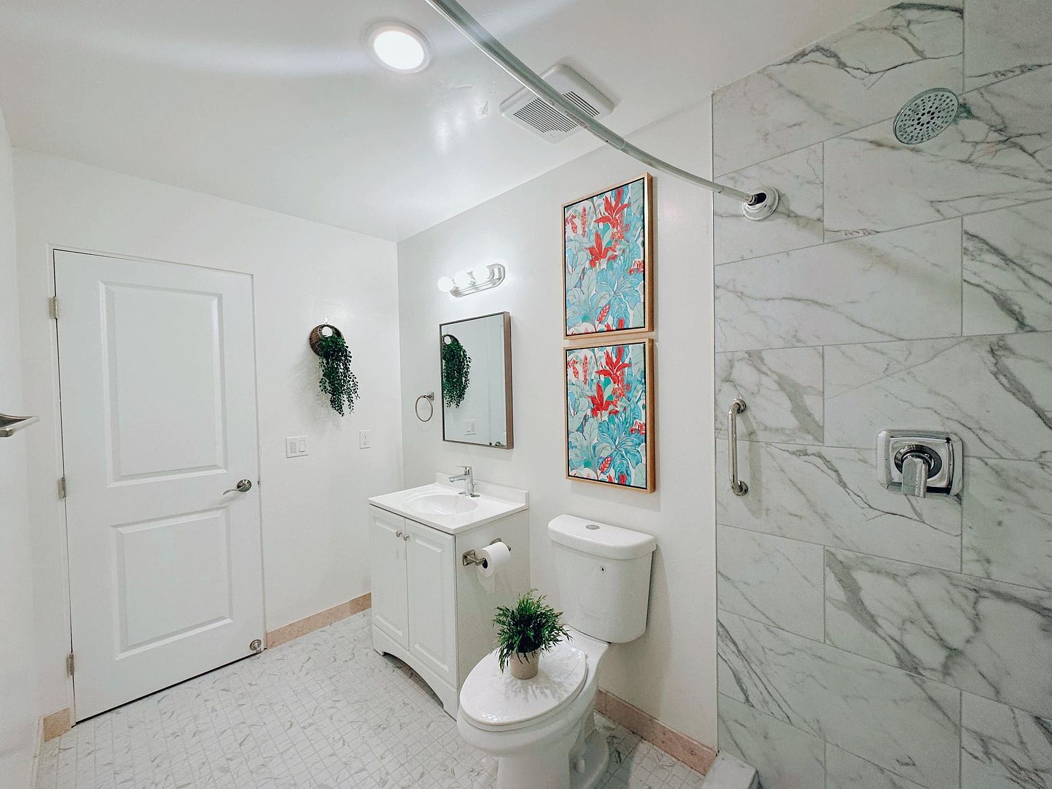 2498A Birchwood Way photo 4