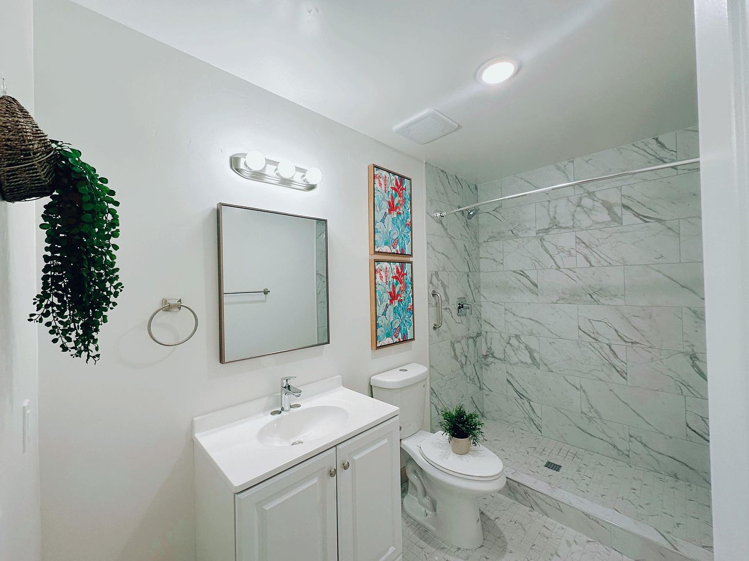 2498A Birchwood Way photo 5
