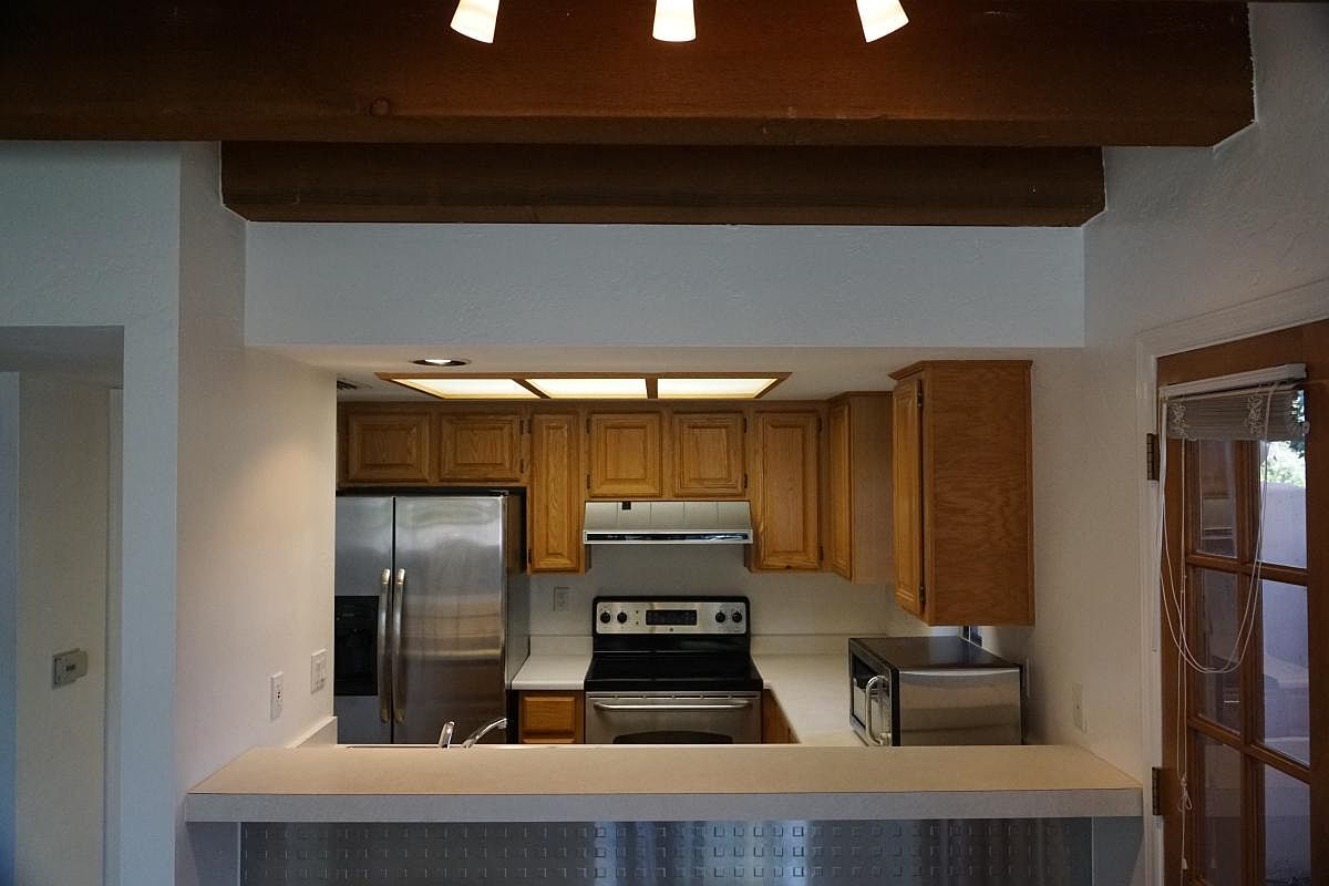 1028 S Ash Ave photo 3