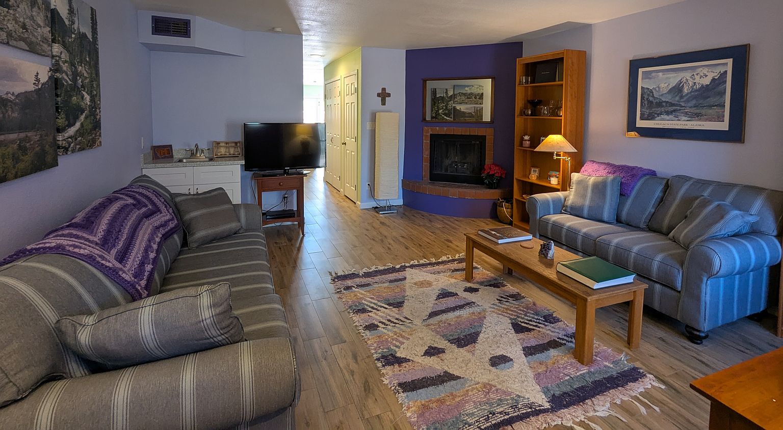 Stunning 2 Bedroom/2 Bath town photo 4