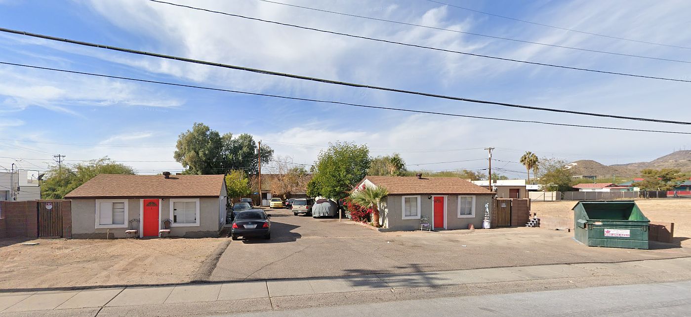 8910-8912 N 3rd St photo 2