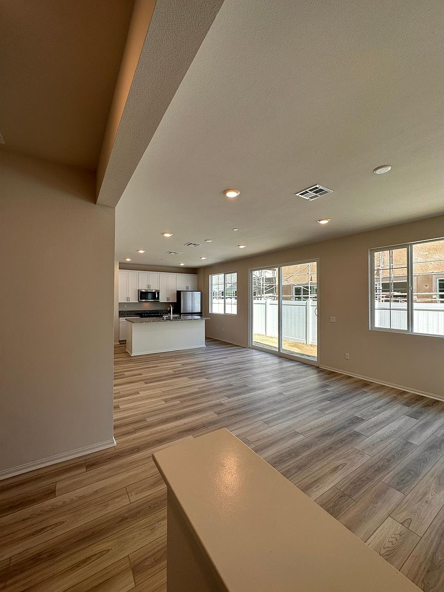 40614 Melrose Dr photo 5