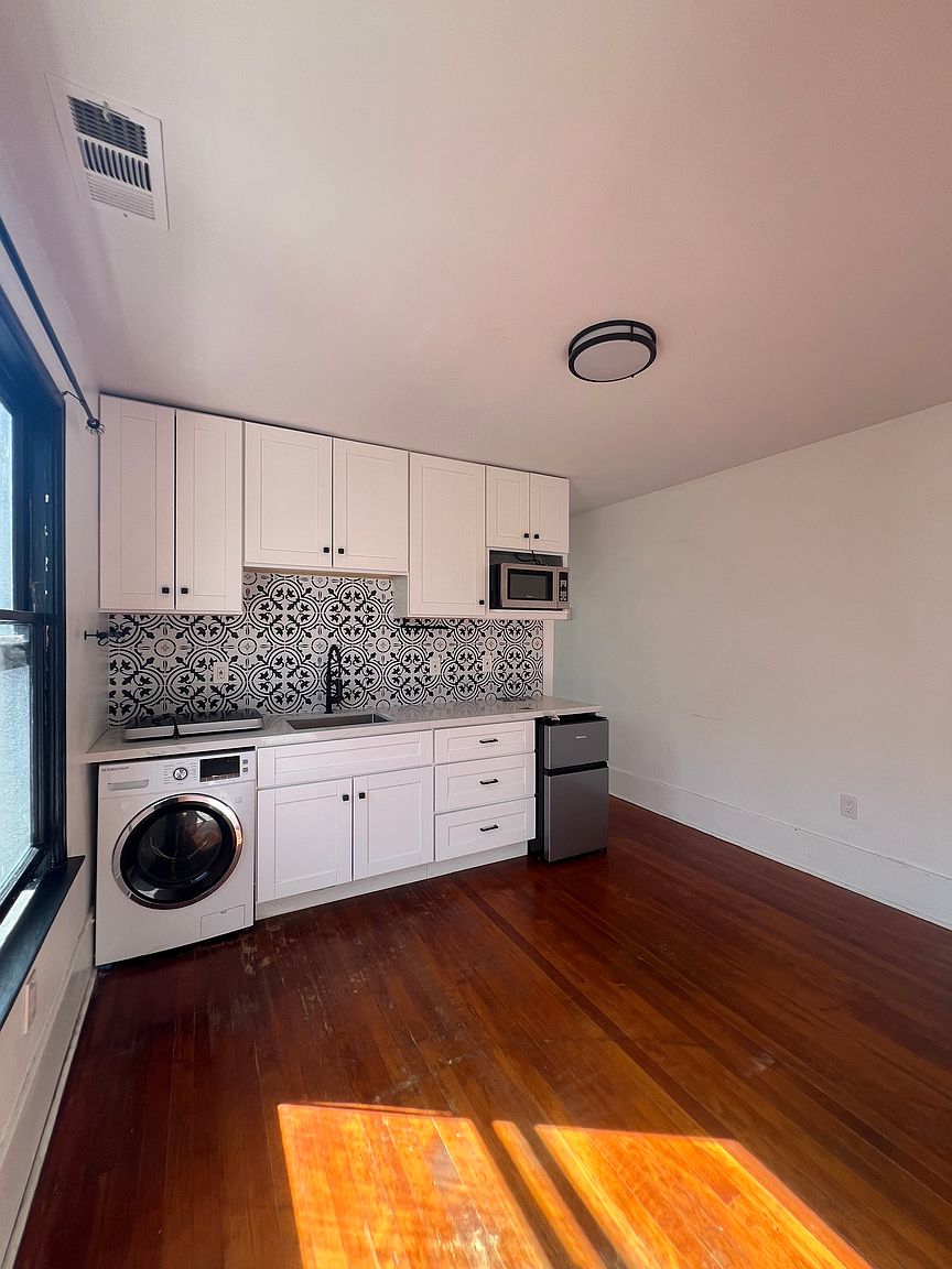 2449 A St photo 5