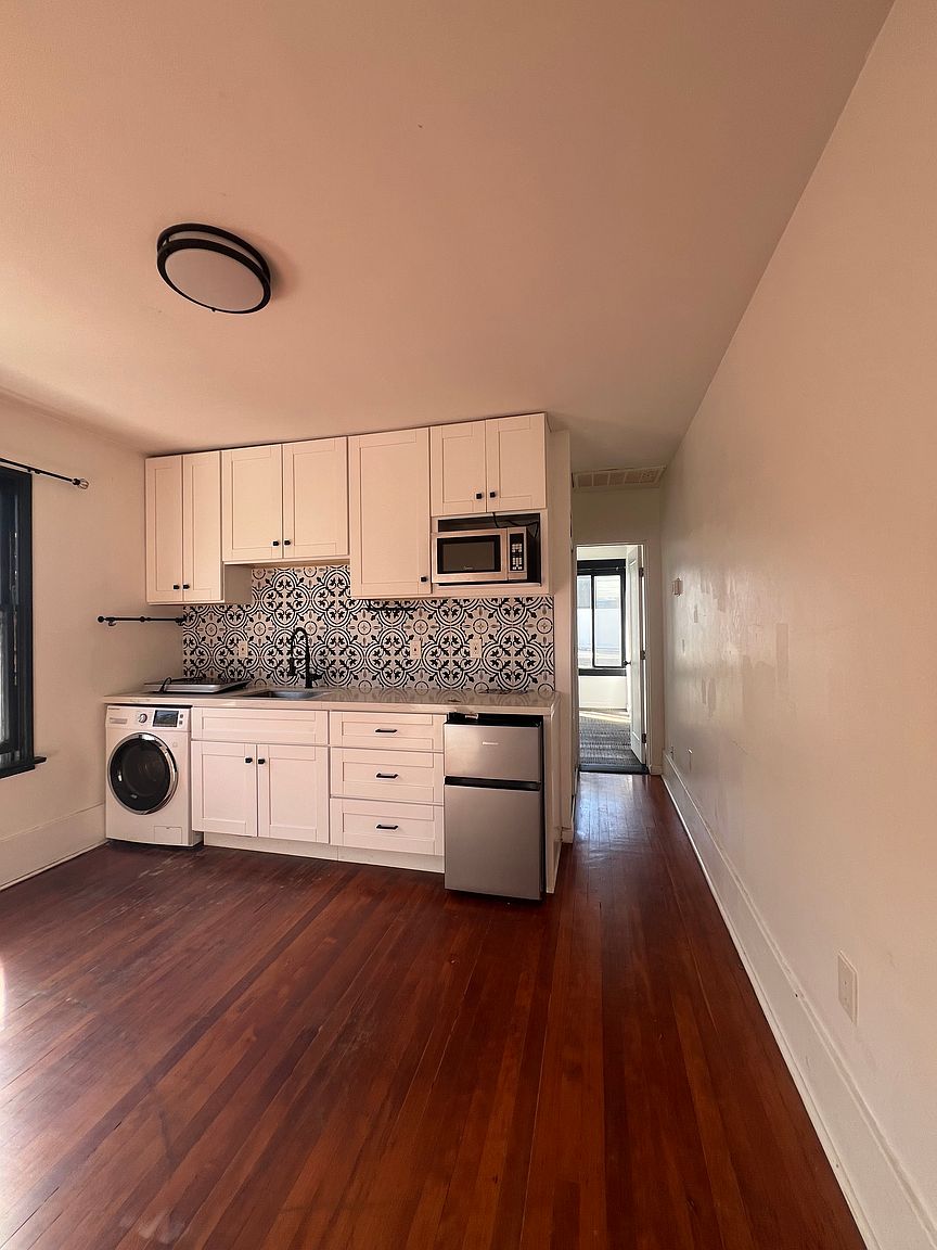 2449 A St photo 4