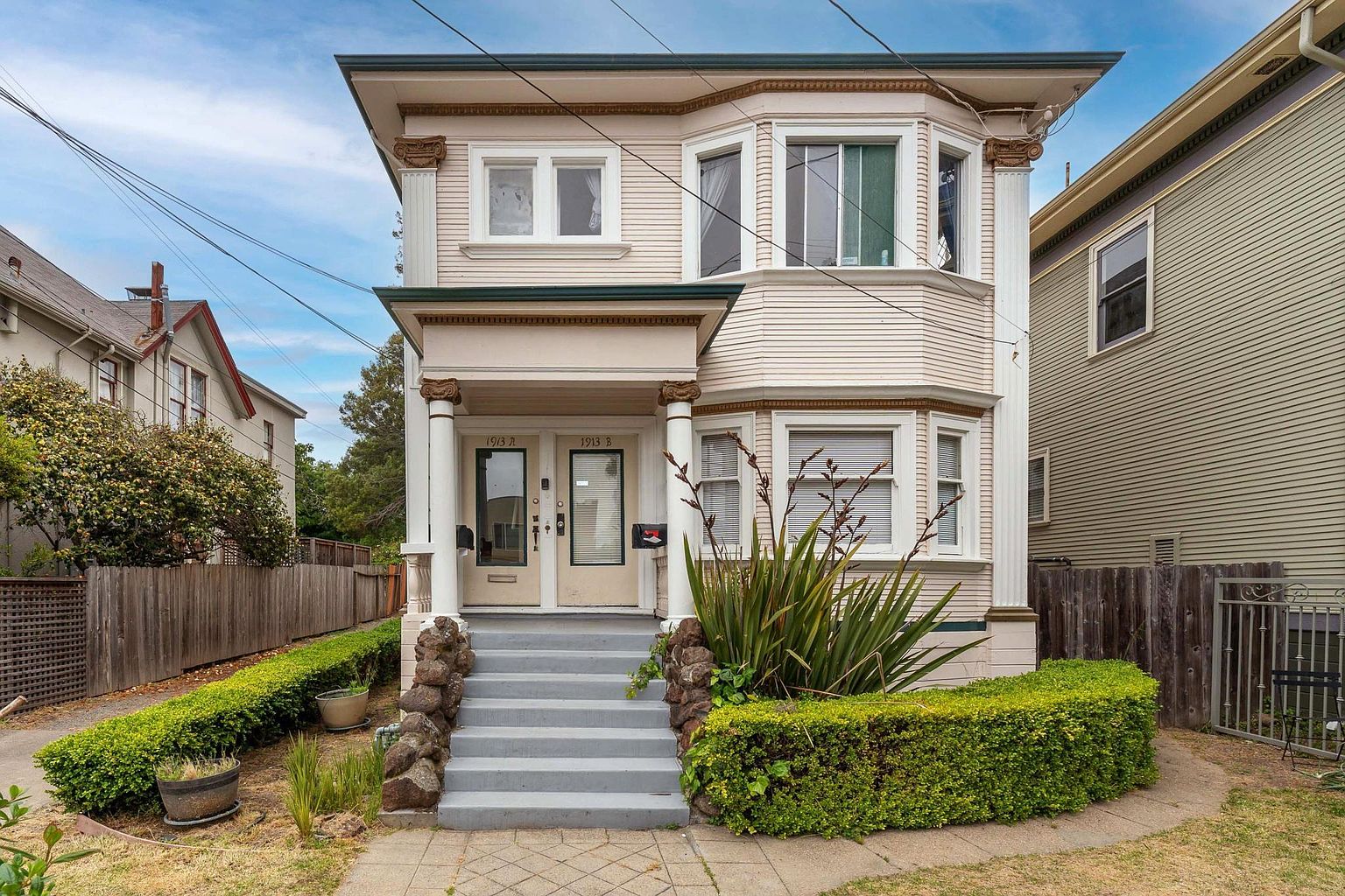 1913B Berkeley Way photo 4
