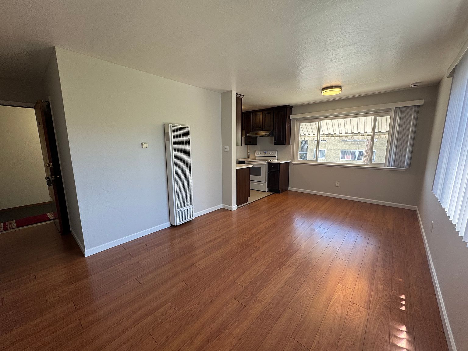 351 Hanover Avenue photo 3