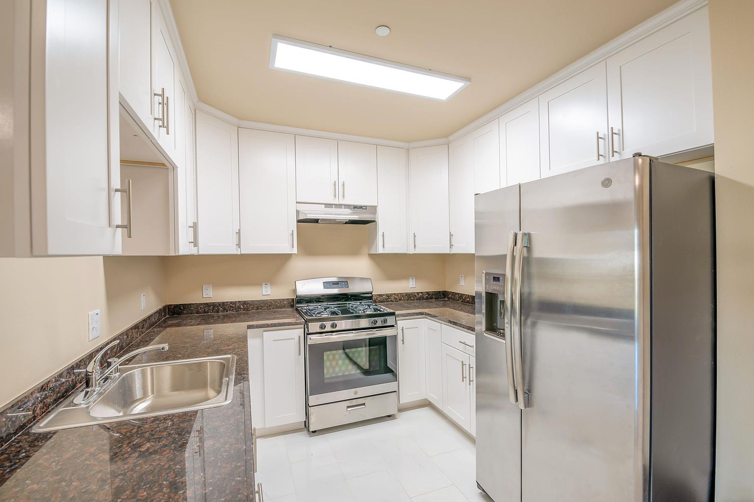 317 Lester Ave photo 3
