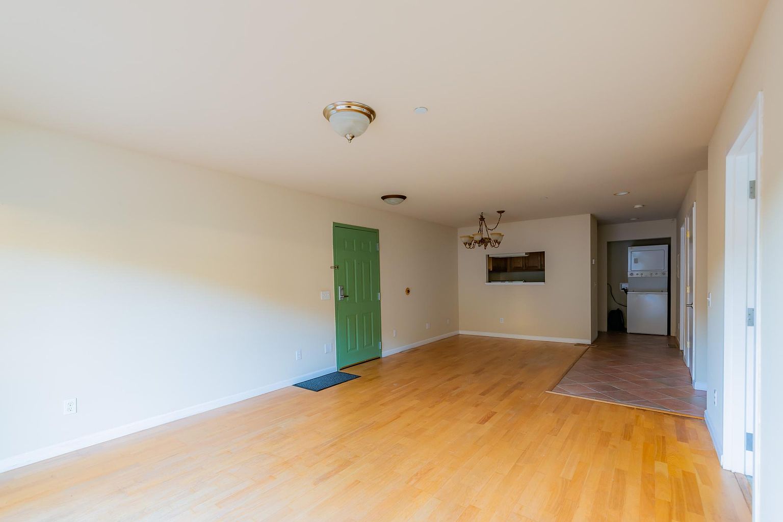 140 Caldecott Ln photo 3