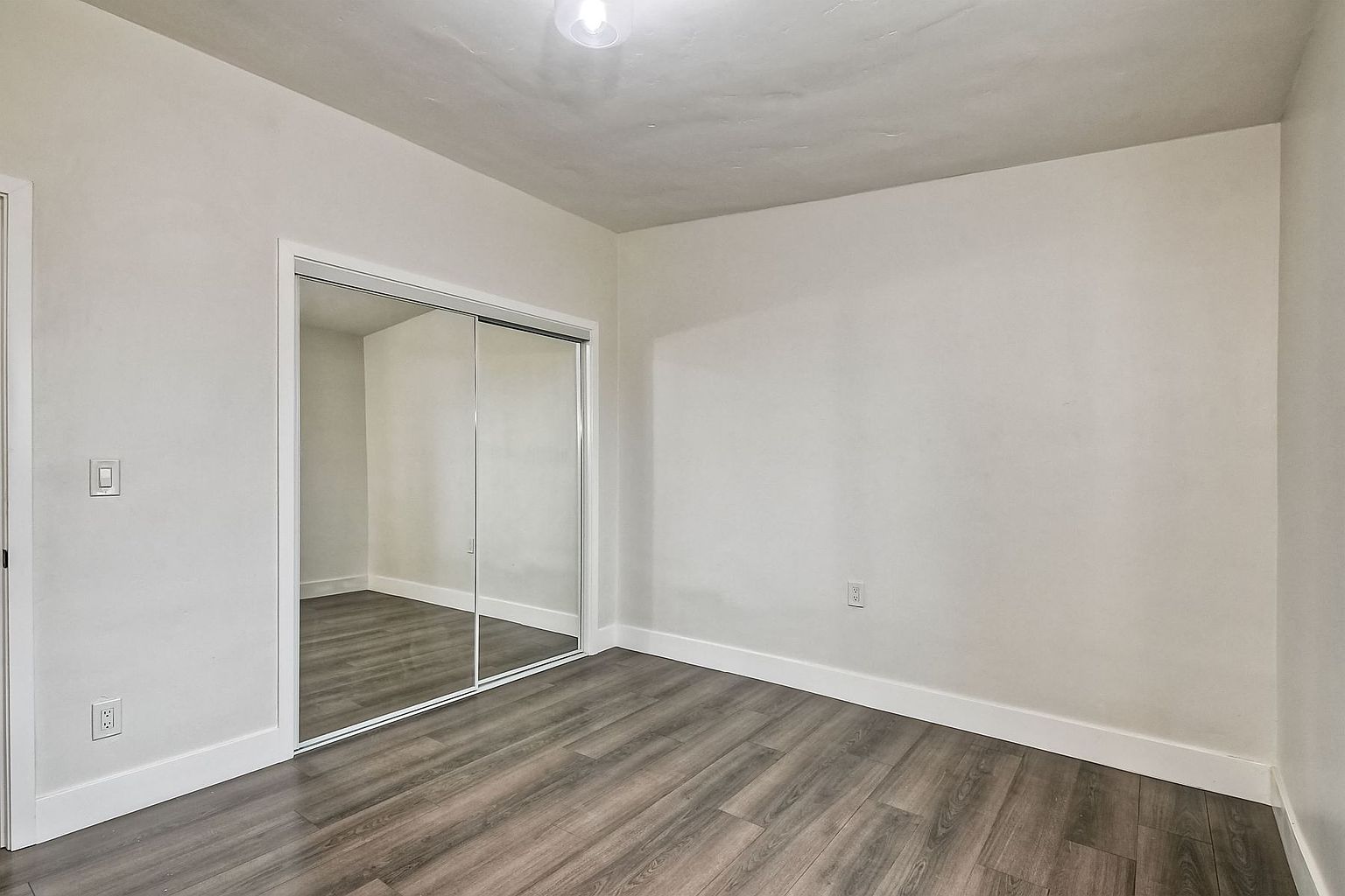 476 Palm Dr photo 4
