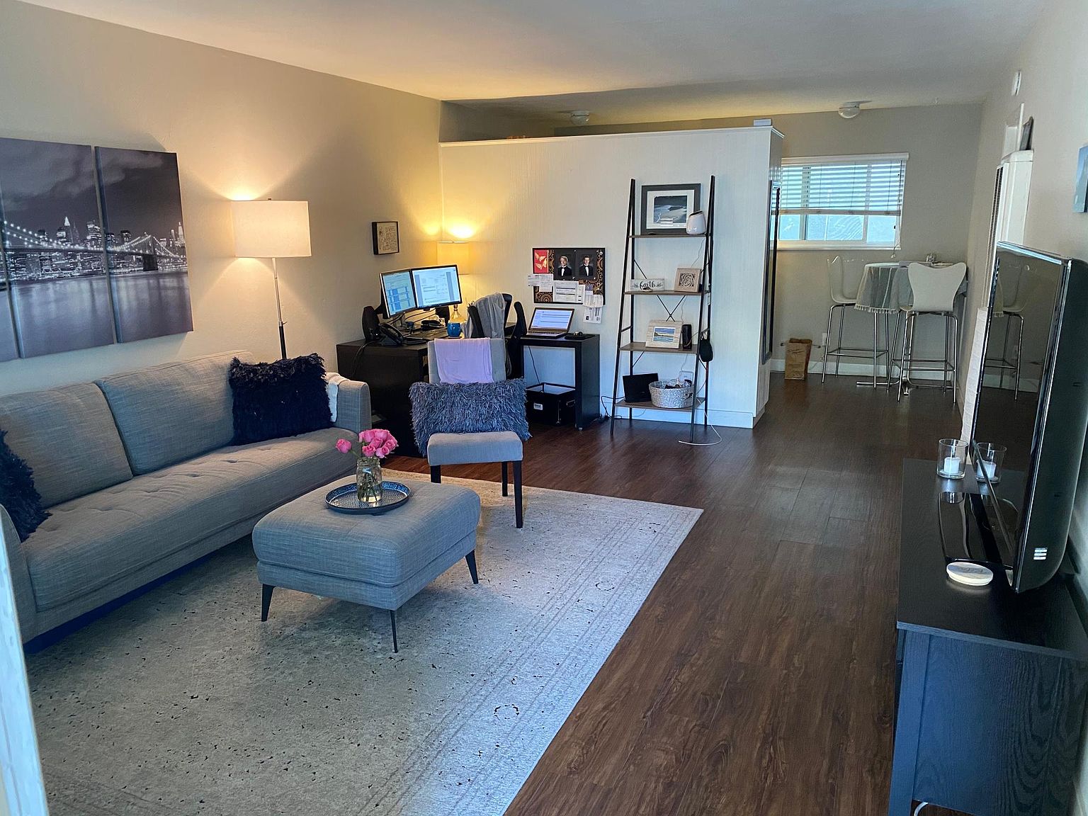 1021 B Ave photo 2