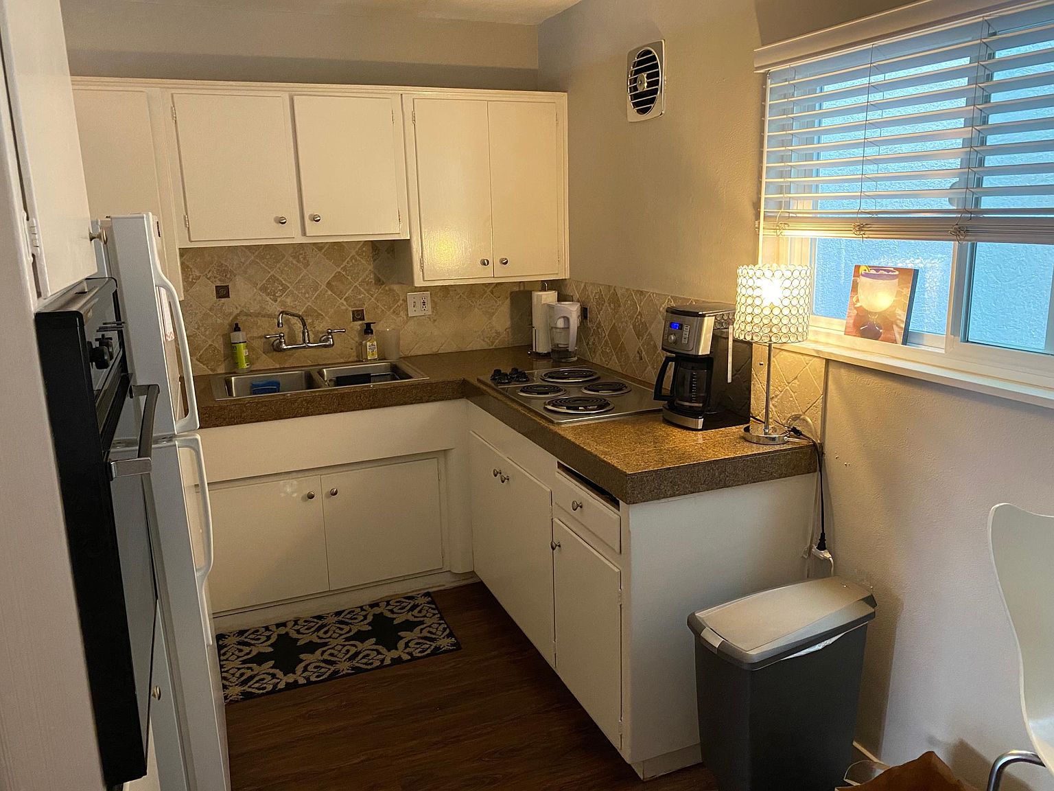 1021 B Ave photo 3