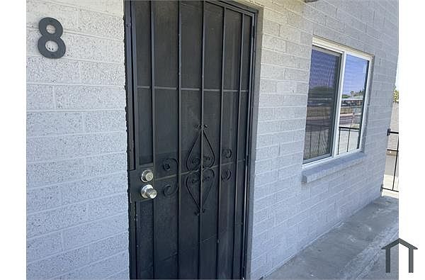 5443 W Orangewood Ave photo 3