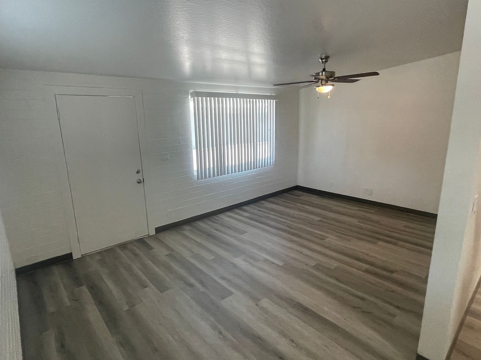 551 S Hobson photo 5