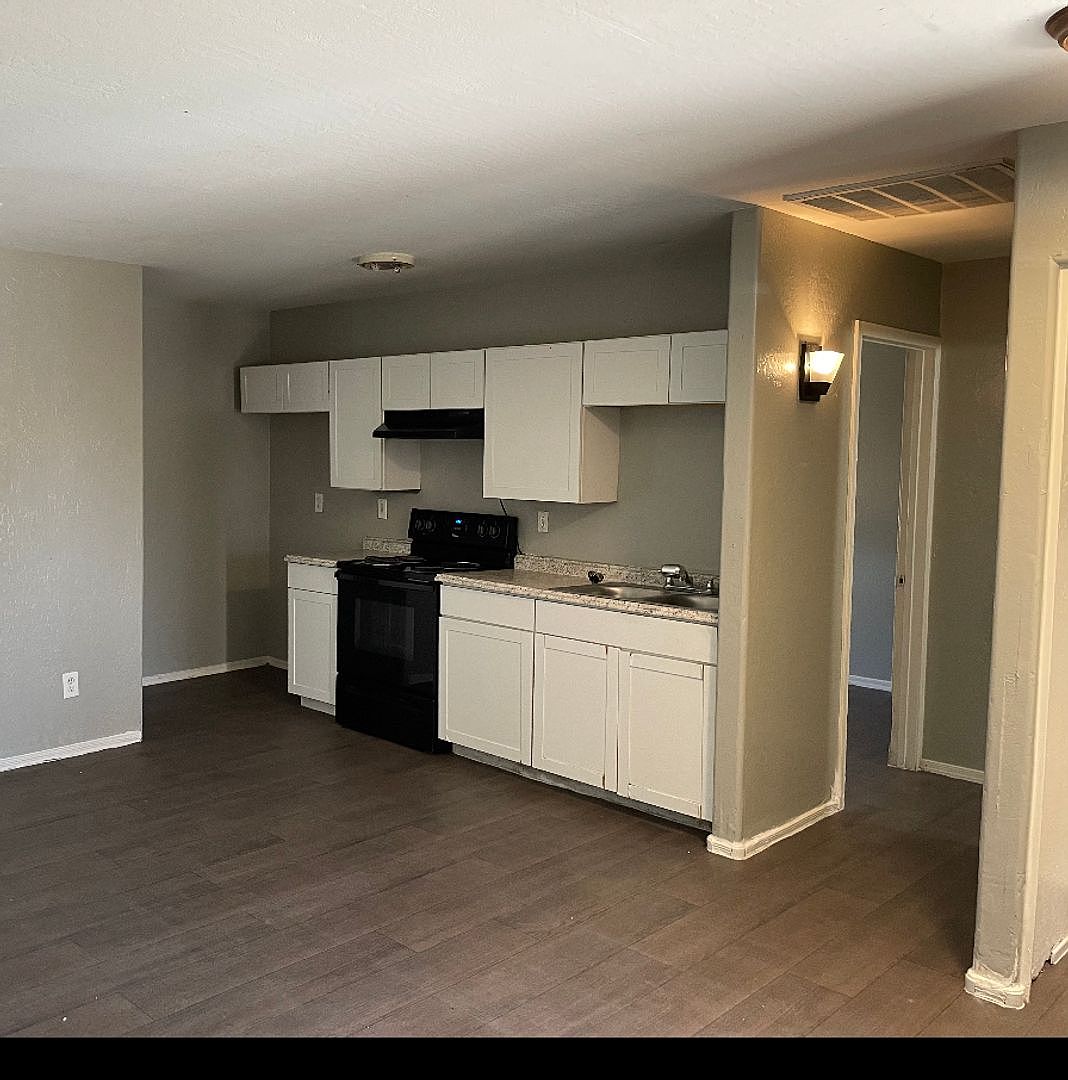 1429 S 15th Ave Phoenix, AZ 85007 photo 4