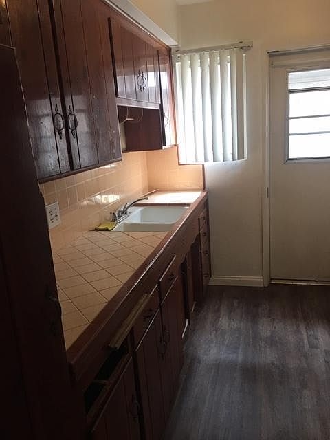 1827 Madison Ave photo 2