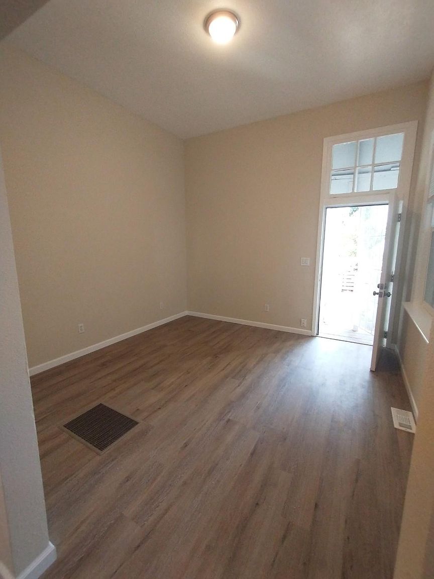 1734 11th Ave photo 5