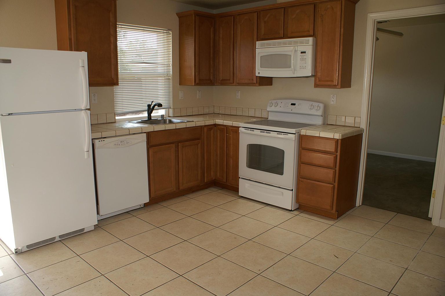 605 N P St photo 3