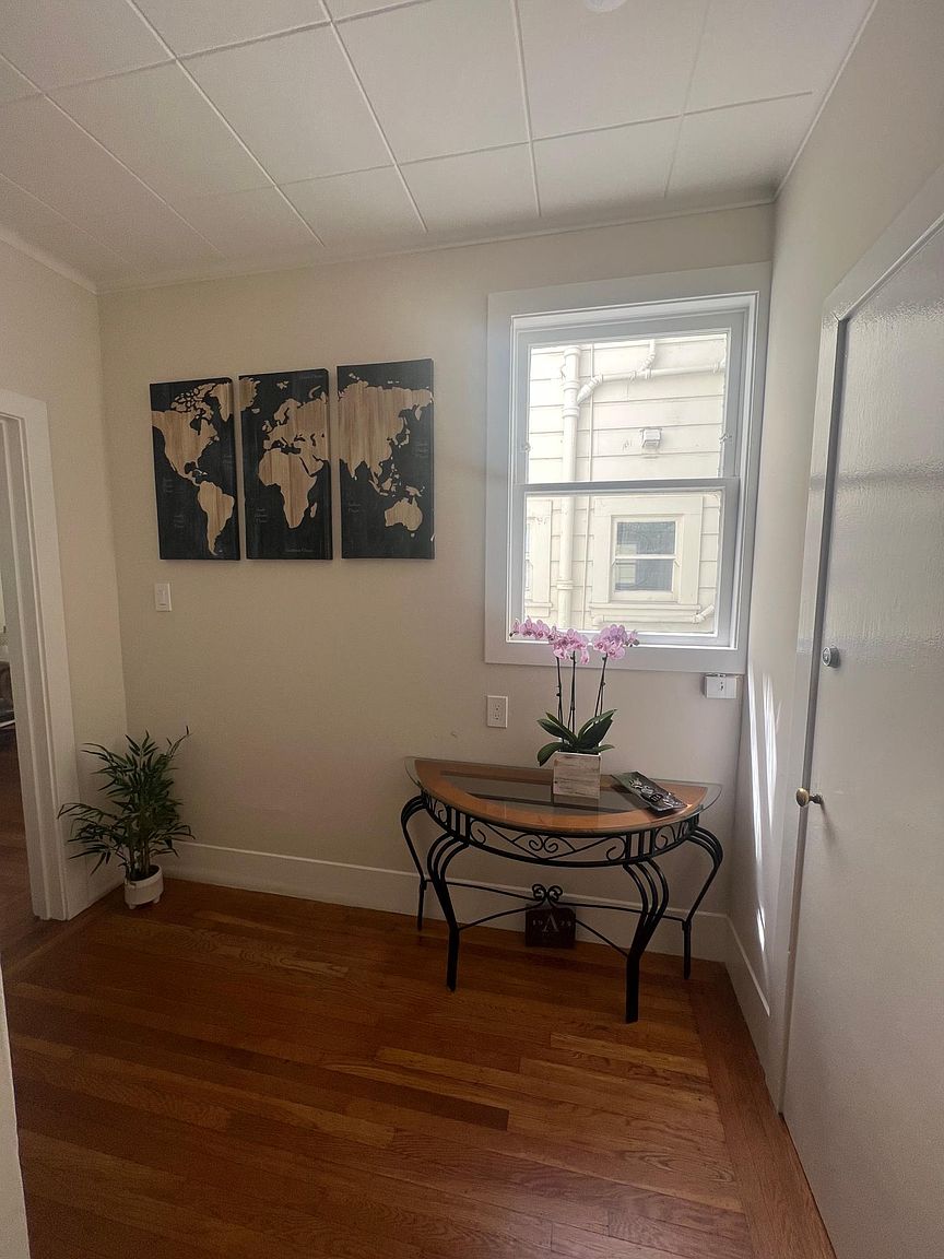 2BR/1BA Apartment on Oak St · San Francisco photo 5