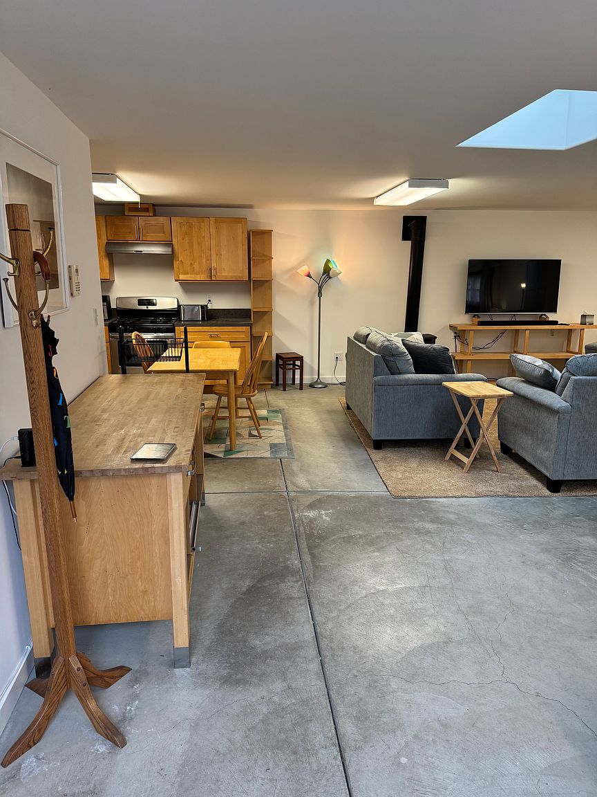 1524 Grant St photo 4