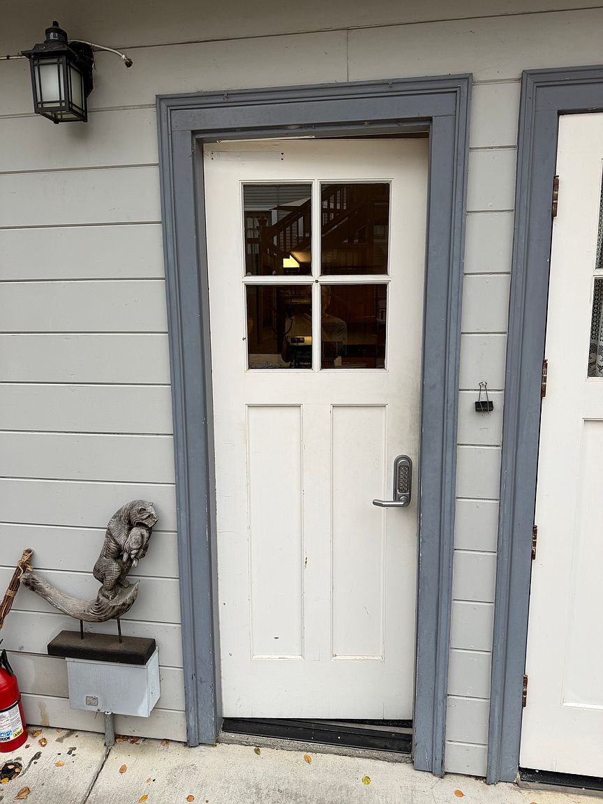 1524 Grant St photo 3