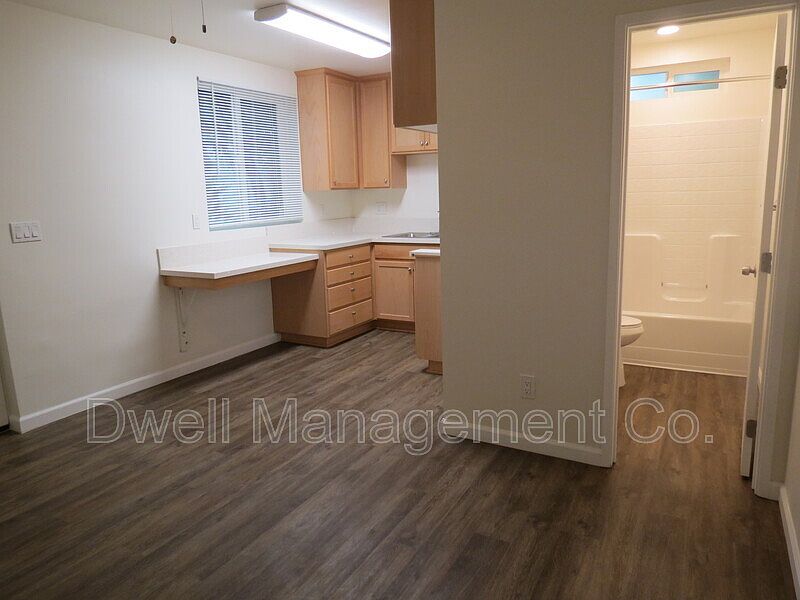 4545 1/2 Upland St photo 4