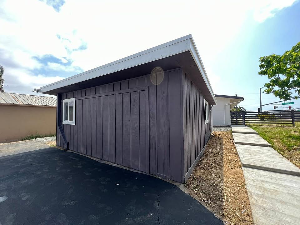505 Hilltop Dr photo 2