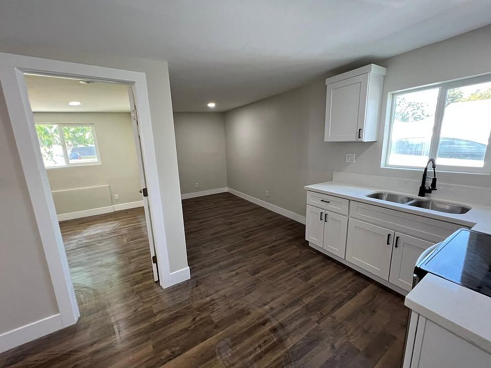 505 Hilltop Dr photo 5