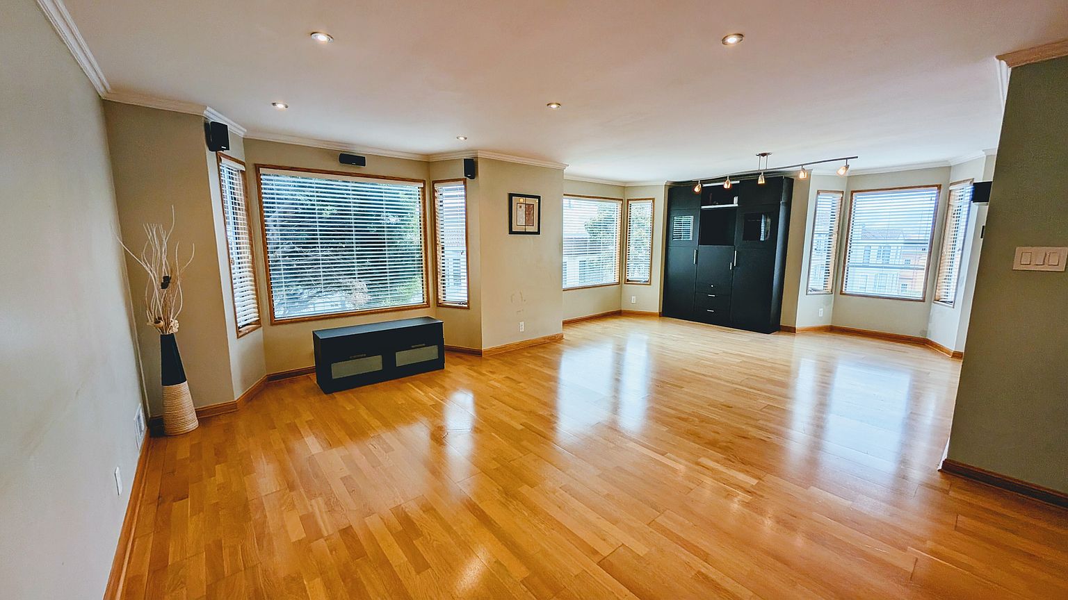 3BR/2BA Flat on Dorado Ter · San Francisco