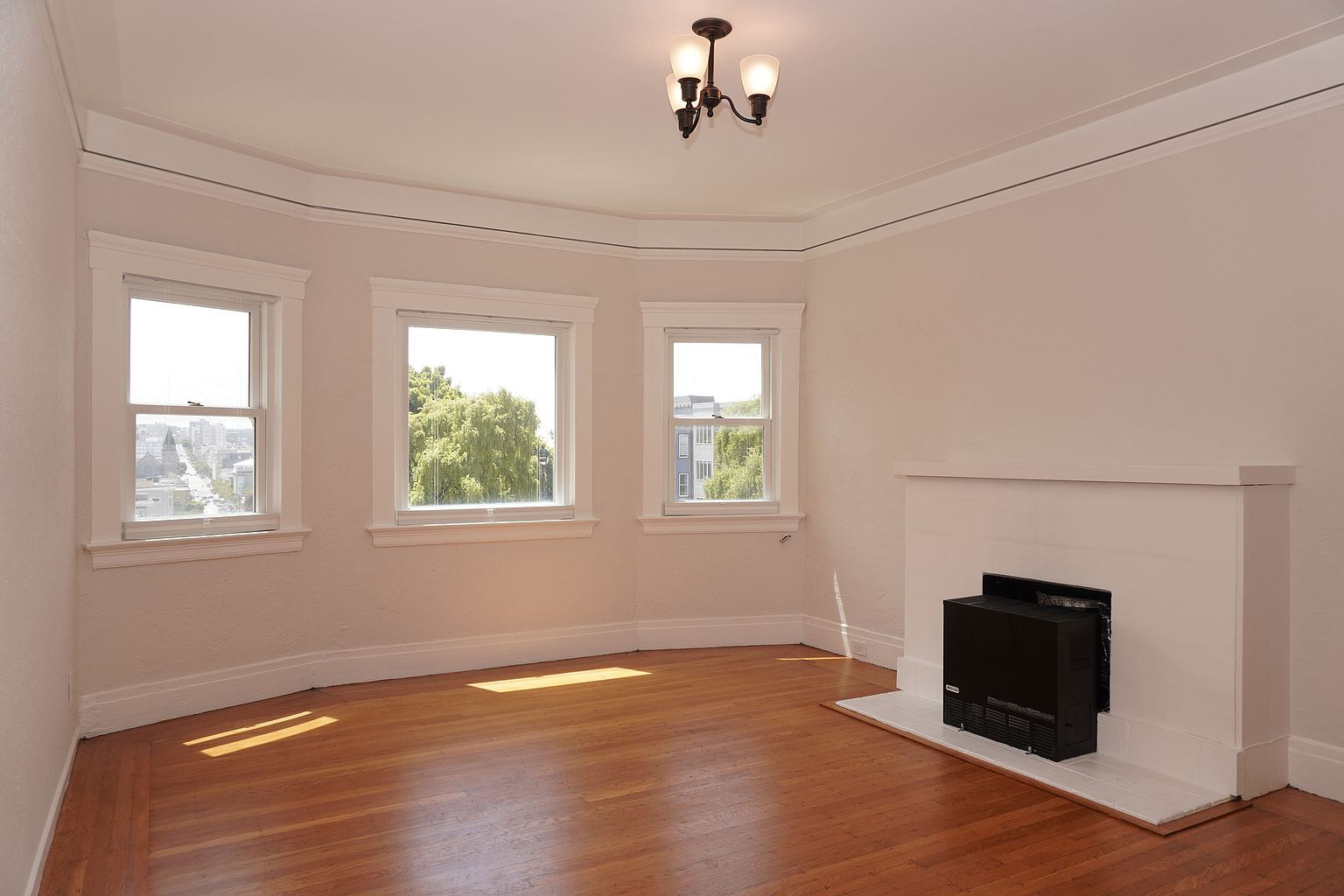 1BR/1BA Apartment on Leavenworth St · San Francisco photo 2
