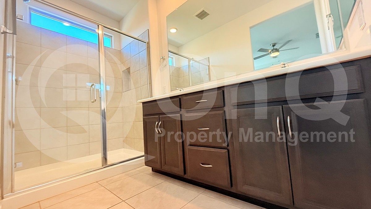 17279 W Valentine St Surprise, AZ 85388 photo 4