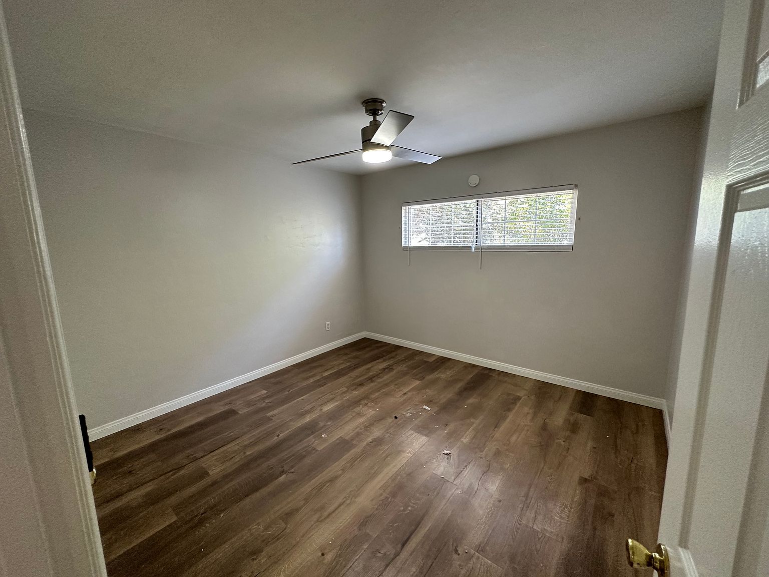 2852 Broadway photo 3