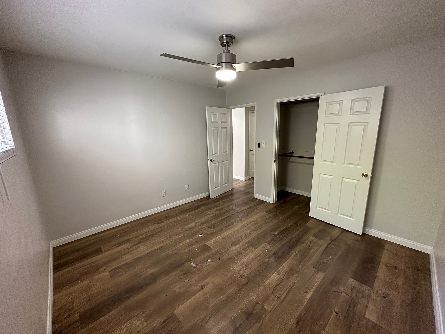 2852 Broadway photo 5