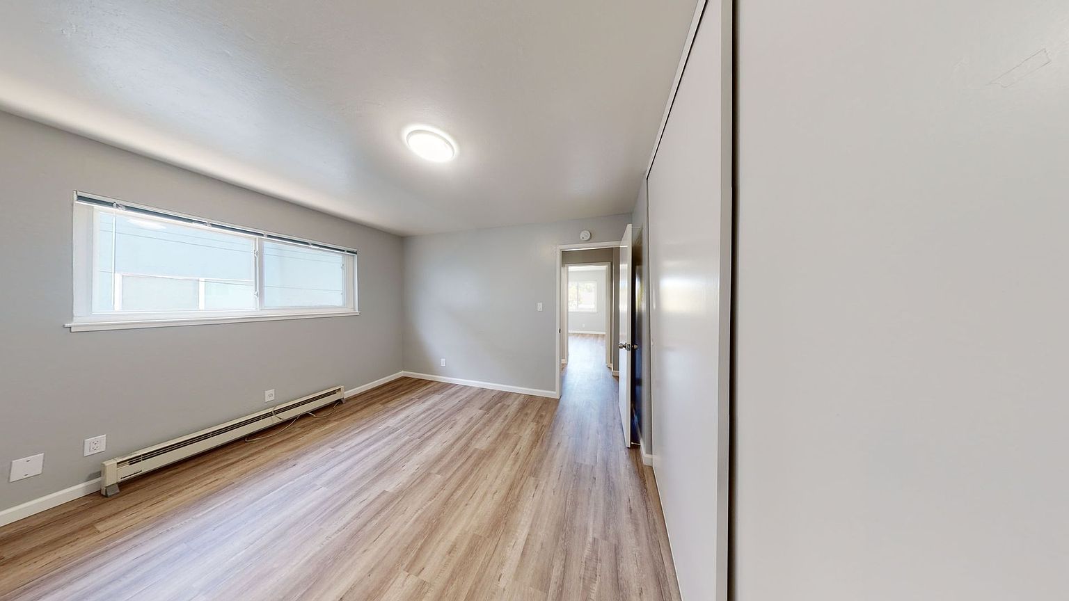 2 beds  1.0 baths (848 sqft) photo 5