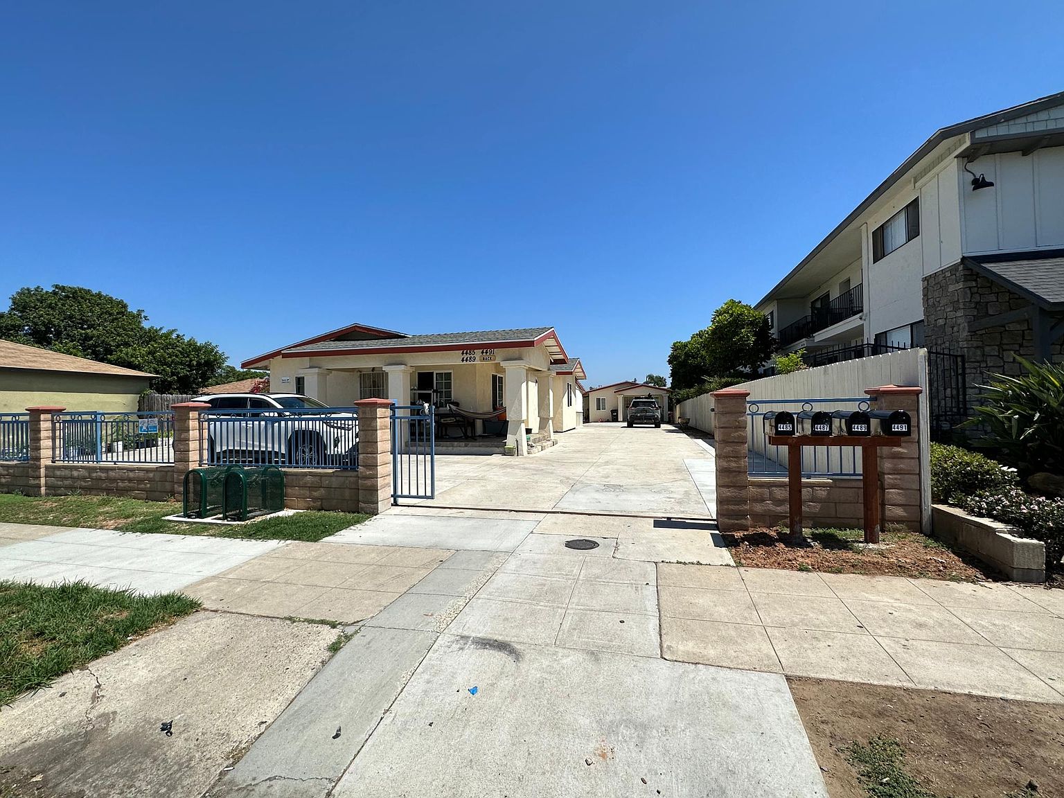 4491 Menlo Ave photo 4