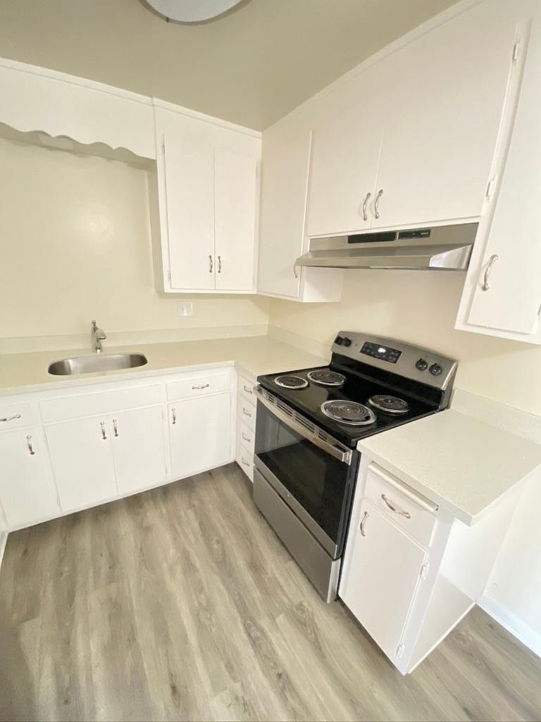 2BR/1BA Apartment on Floribunda Ave · Burlingame