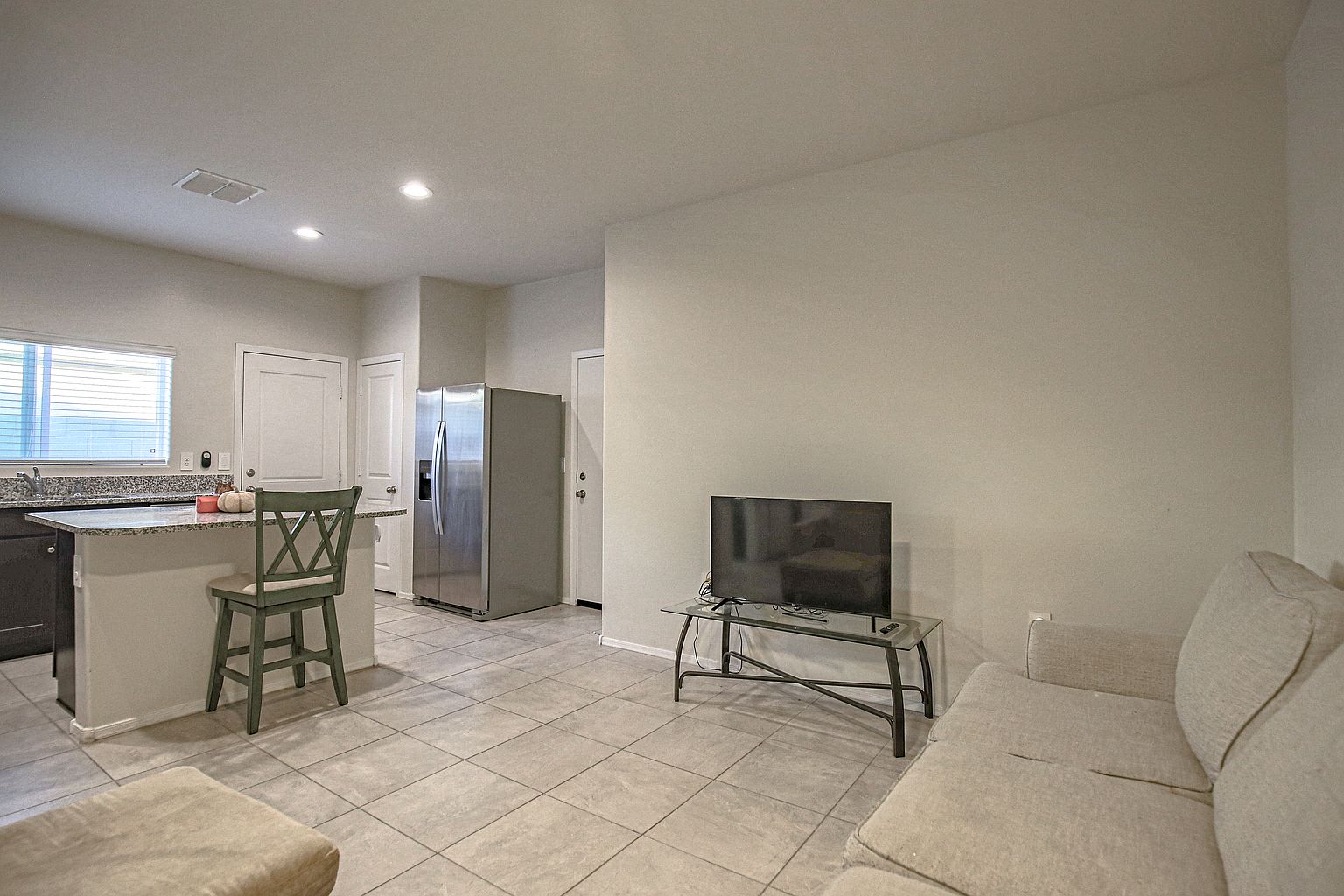 24380 W Jones Ave photo 4