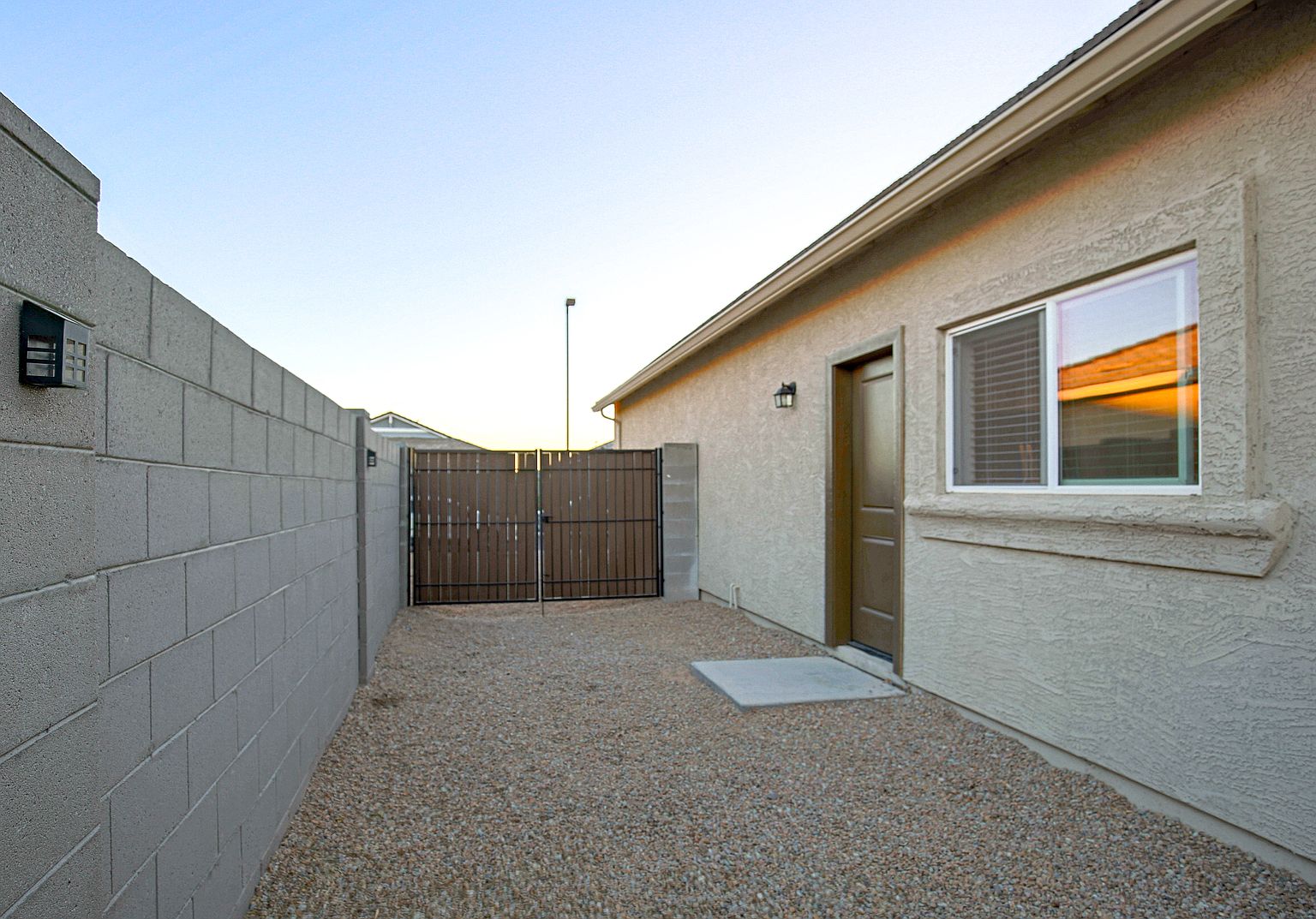 24380 W Jones Ave photo 2