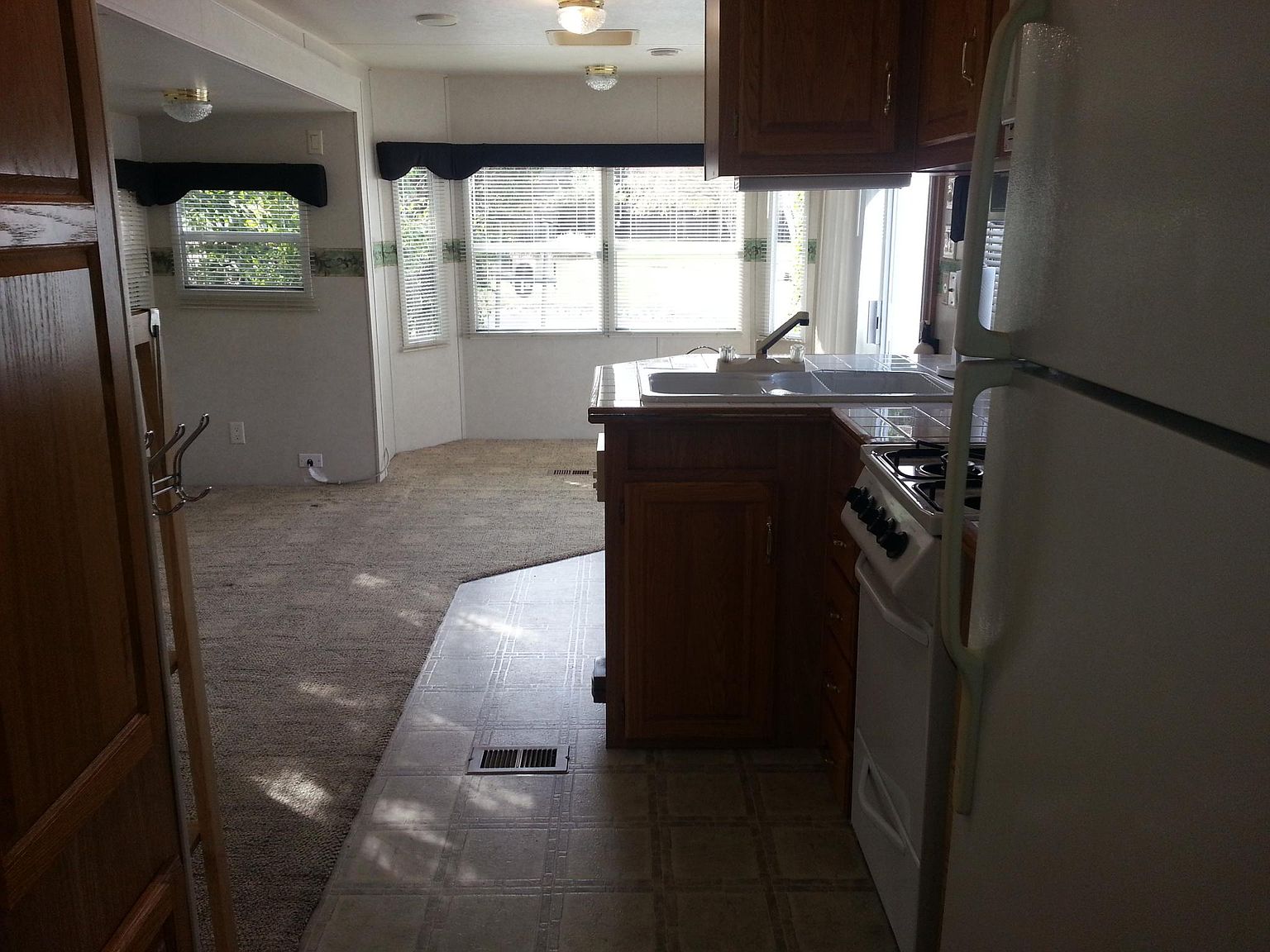 1234 W Edmundson Ave photo 3
